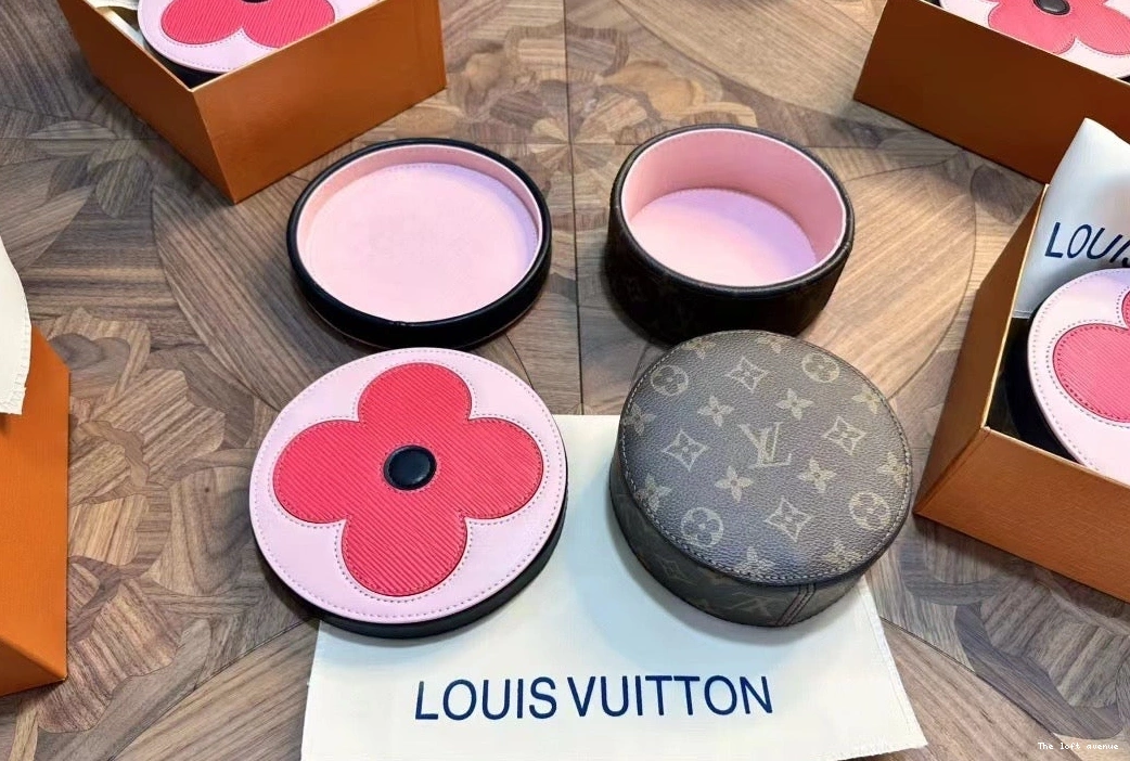 CASE CUSTOM EARRINGS ROUND LV 0806